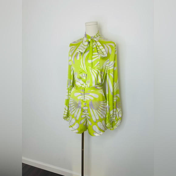 Alexis Devyn Top and Short Set - Picture 3 of 16